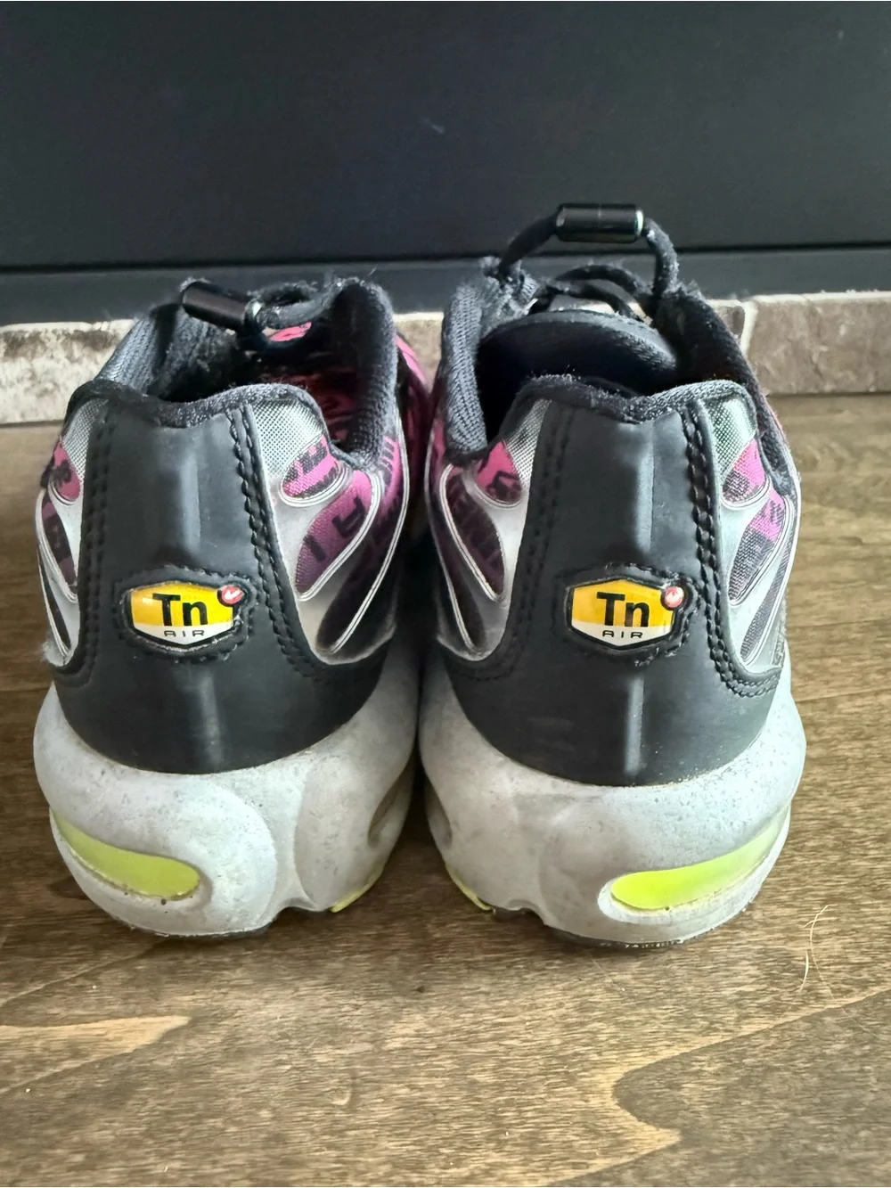 Nike Air Max Plus Mercurial XXV Sneaker Pink Black Volt Unisex Kids US 4Y EU 36